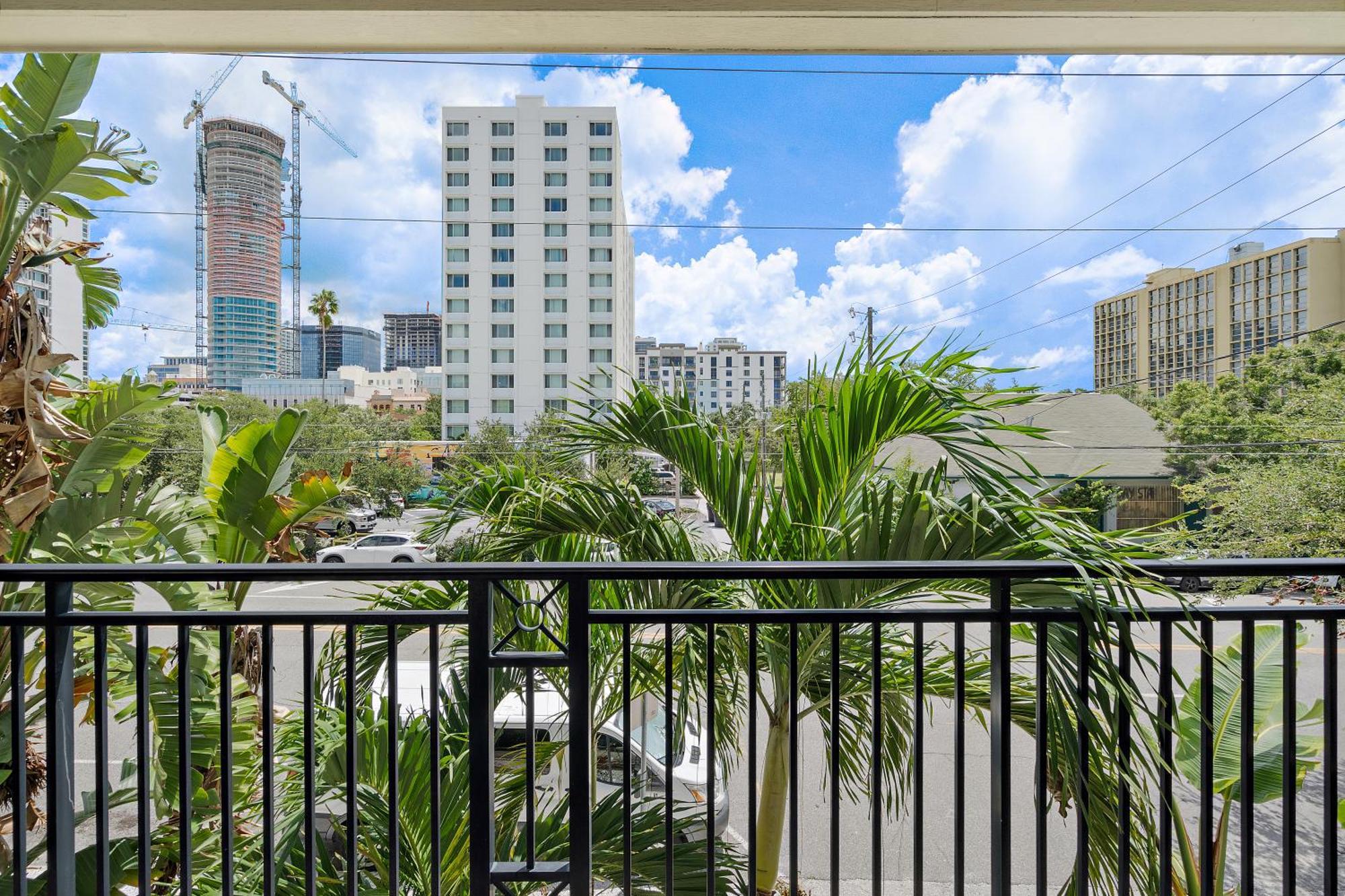 Retro Retreat In Dtsp - Explore The Downtown Area St. Petersburg Exterior foto