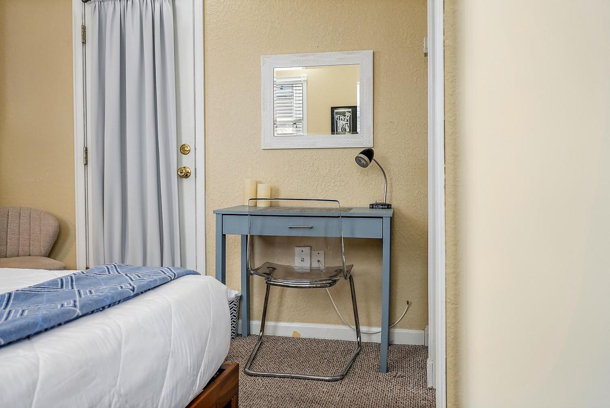 Retro Retreat In Dtsp - Explore The Downtown Area St. Petersburg Exterior foto