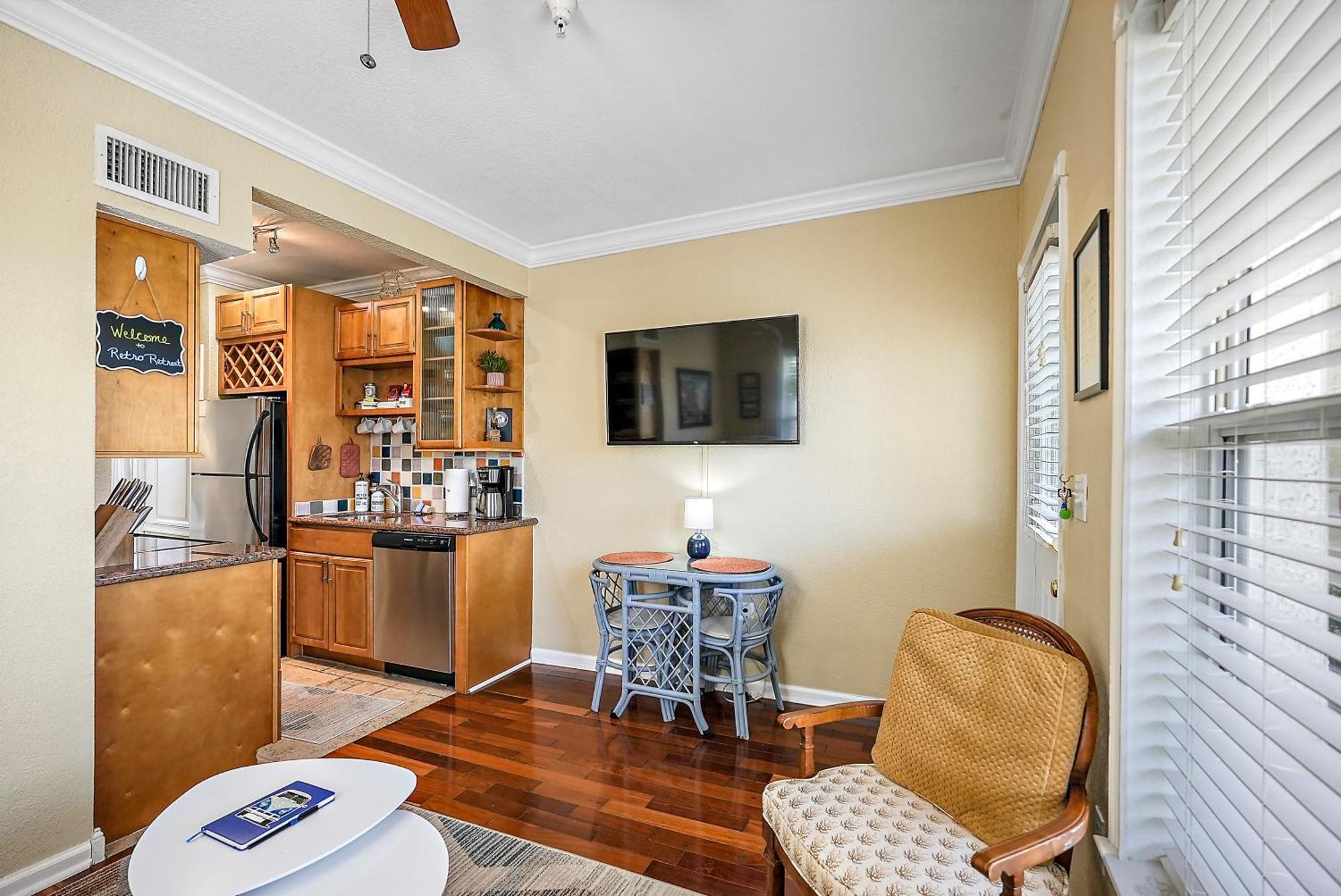 Retro Retreat In Dtsp - Explore The Downtown Area St. Petersburg Exterior foto